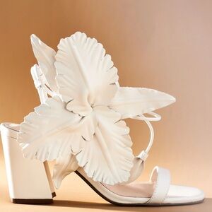 Cecilia New York Hibiscus Heels (white - size 8 - new!)